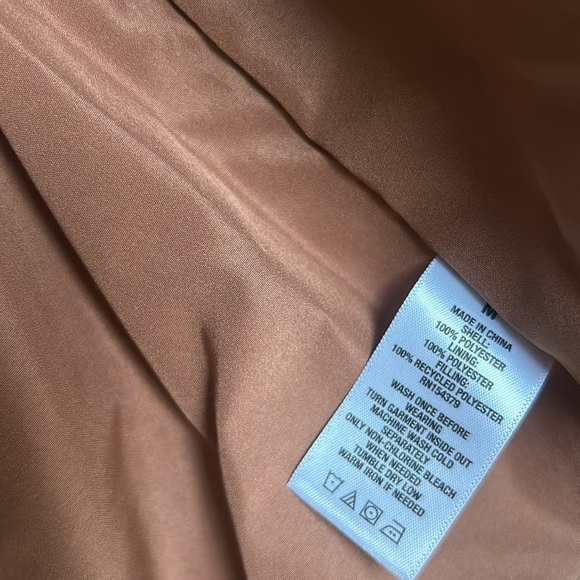 Aeropostale Heavy Weight Cropped Hooded Puffer Jacket Tan Color Size medium - Picture 6 of 11